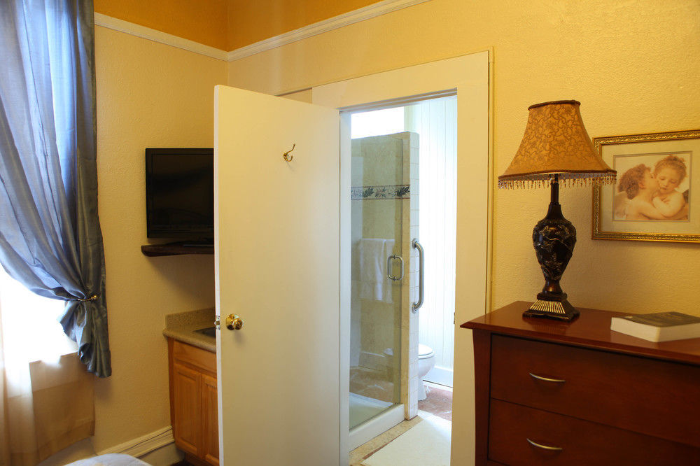 Music City Hotel - The San Francisco Music Experience Hostal